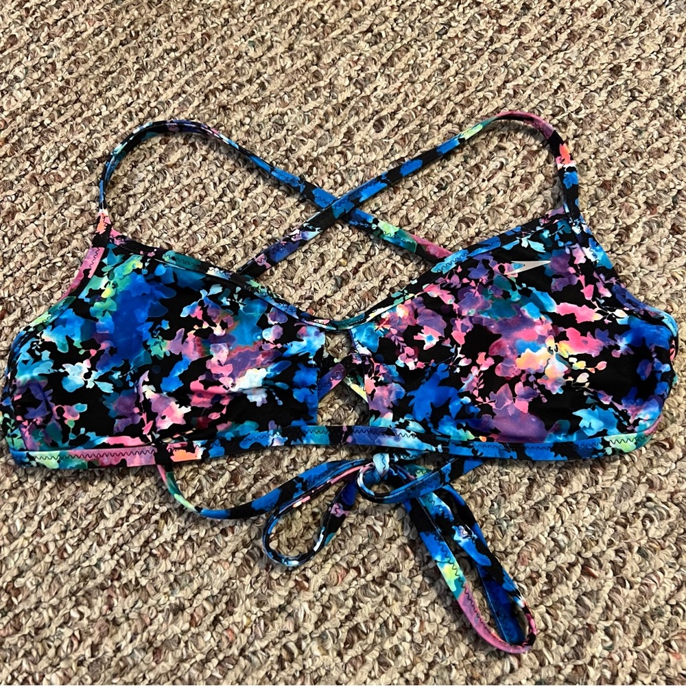🌞 (3/$25) Speedo swimsuit top tie back